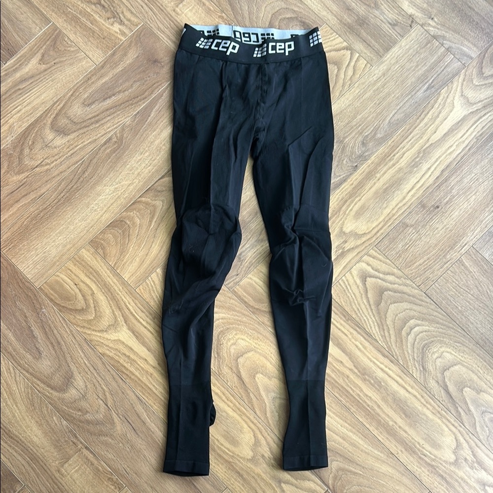 CEP Black Pro compression recovery tights